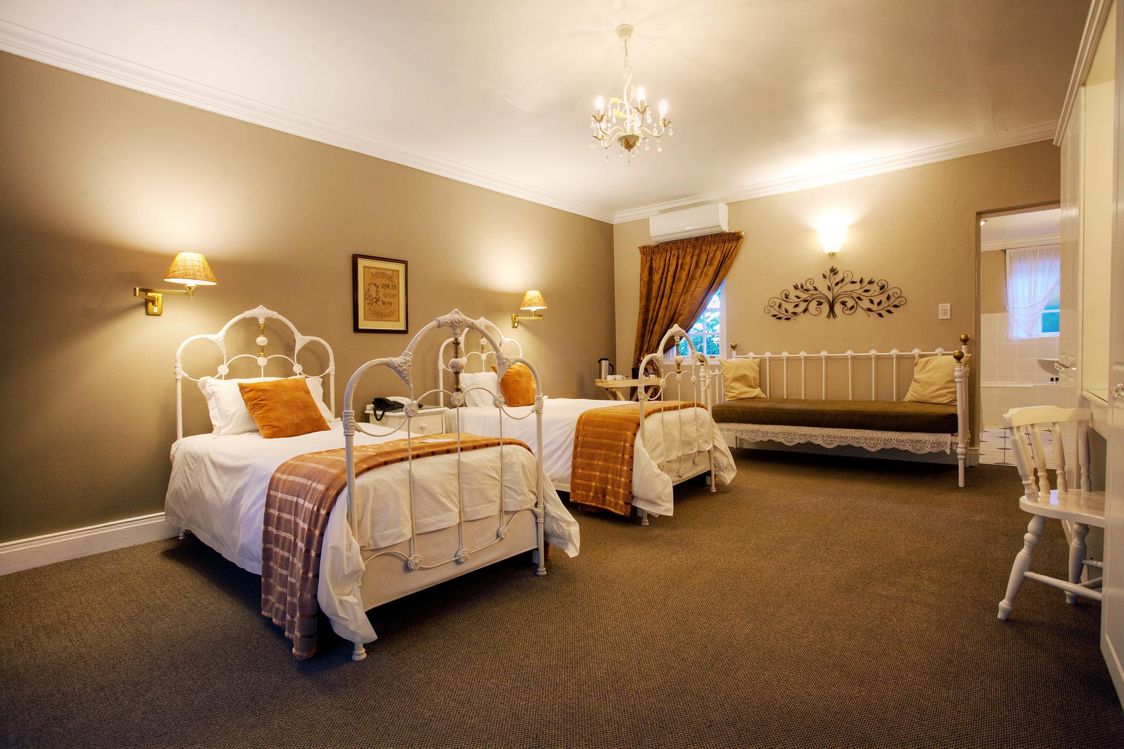 Tsitsikamma Village Inn Стормсривер Экстерьер фото