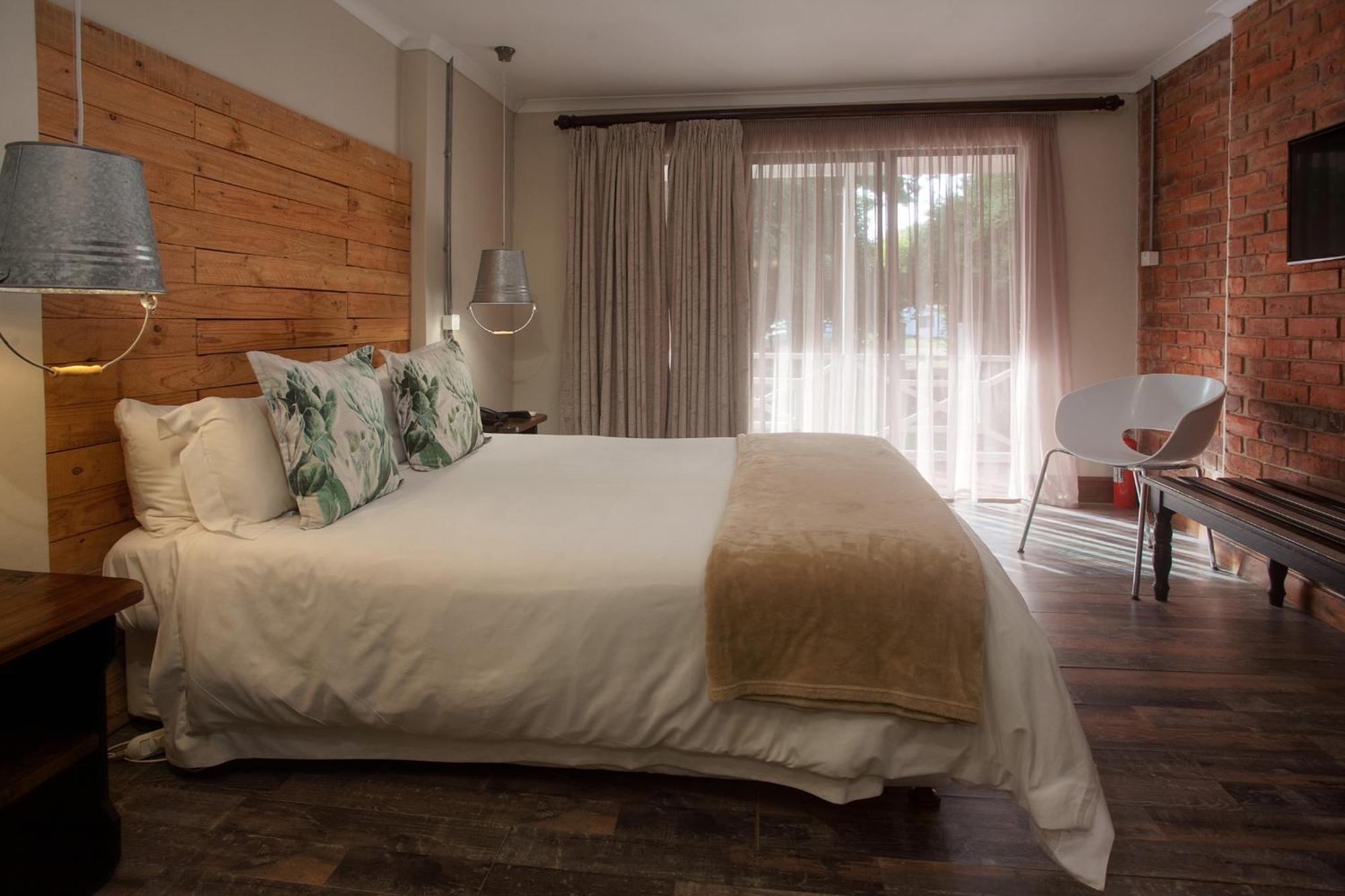 Tsitsikamma Village Inn Стормсривер Экстерьер фото